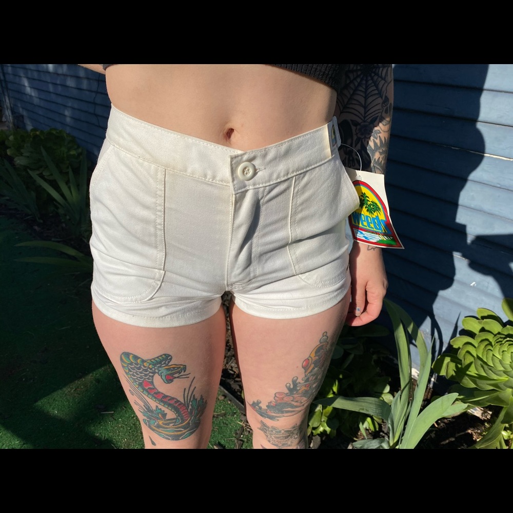 1970’s surfer girl shorts